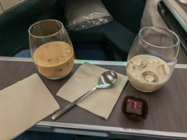 Cathay Pacific Business Class A350-1000 Hong Kong Amsterdam