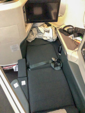 Cathay Pacific Business Class A350-1000 Hong Kong Amsterdam