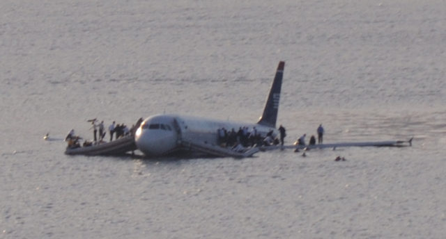 Het Airbus toestel landde uiteindelijk veilig in de Hudson River (Bron: WikiMedia Commons / Flickr / Greg Lam Pak Ng)