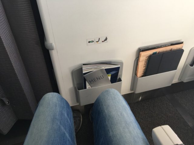 Review: Business Class AirBaltic Airbus A220-300 (CS300) Parijs-Riga