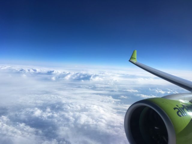 Review: Business Class AirBaltic Airbus A220-300 (CS300) Parijs-Riga