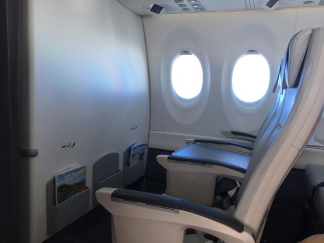 Review: Business Class AirBaltic Airbus A220-300 (CS300) Parijs-Riga