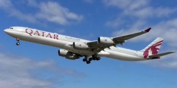 Airbus A340 van Qatar Airways (Registratie: A7-AGA) (Bron: WikiMedia Commons)