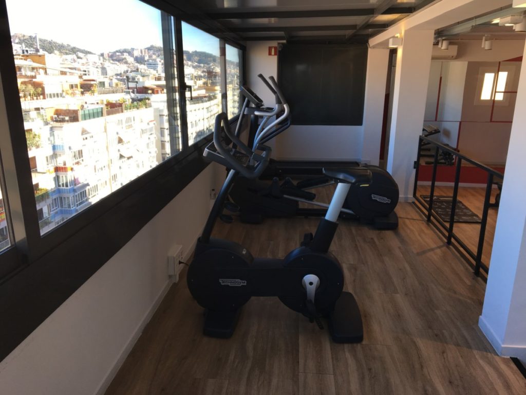 Het hotel beschikt over een prima fitnessruimte, met een mooi uitzicht