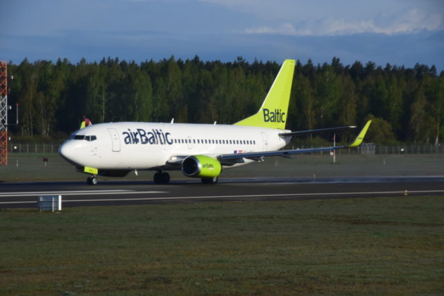 Review: Business Class airBaltic Boeing 737-300 Vilnius-Riga