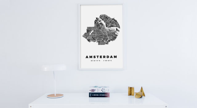 Thuis een Citography kaart uit Nederland aan de muur