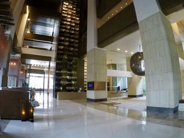 millennium hilton bangkok, lobby