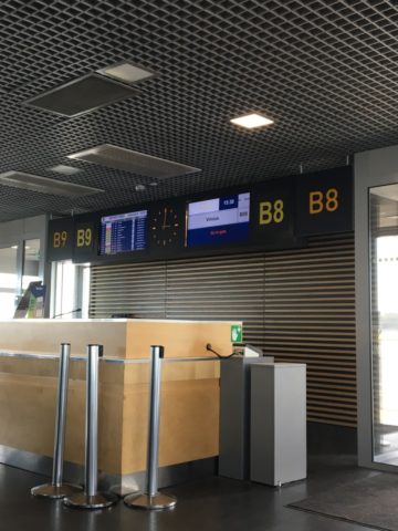 Review: Business Class airBaltic Bombardier Dash 8 Q400 Riga-Vilnius