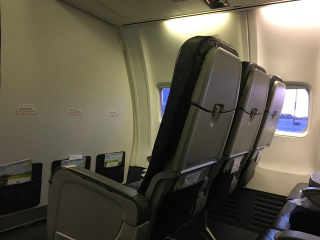 Review: Business Class airBaltic Boeing 737-300 Vilnius-Riga