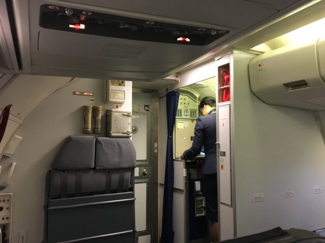 Review: Business Class airBaltic Boeing 737-300 Vilnius-Riga
