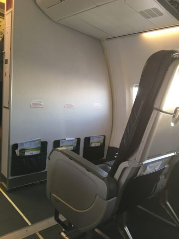 Review: Business Class airBaltic Boeing 737-300 Vilnius-Riga