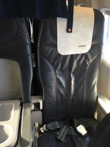 Review: Business Class airBaltic Boeing 737-300 Vilnius-Riga