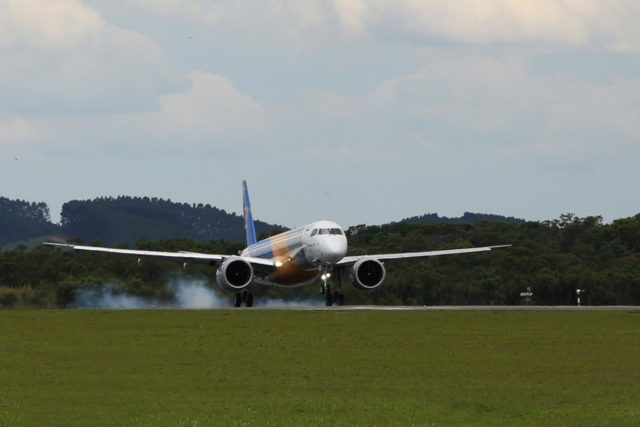 KLM toont interesse in Embraer 195-E2 tijdens Paris Air Show