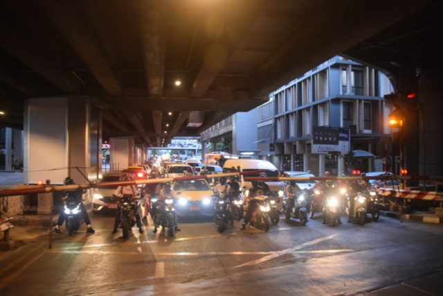 Bestemmingstips: Met de trein van Bangkok richting Cambodja en lopend over de grens