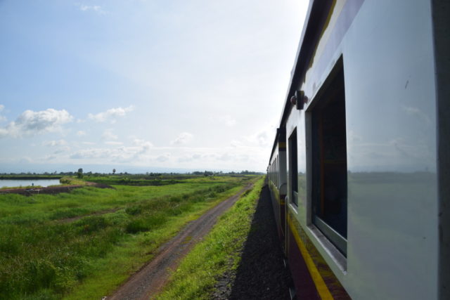 Bestemmingstips: Met de trein van Bangkok richting Cambodja en lopend over de grens