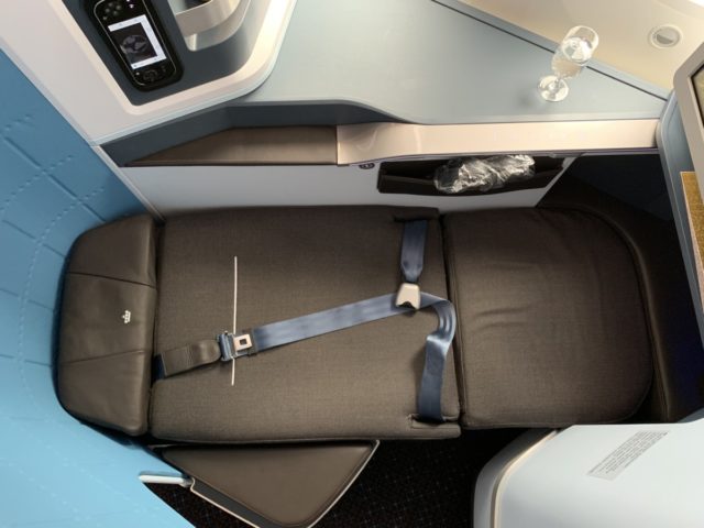 Review: KLM World Business Class - Boeing 787-10 Dreamliner