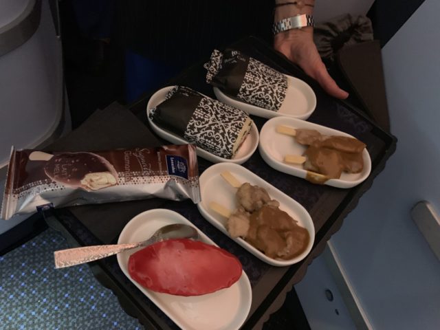 Review: KLM World Business Class - Boeing 787-10 Dreamliner