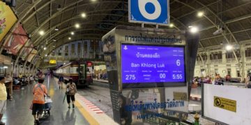 Bestemmingstips: Met de trein van Bangkok richting Cambodja en lopend over de grens