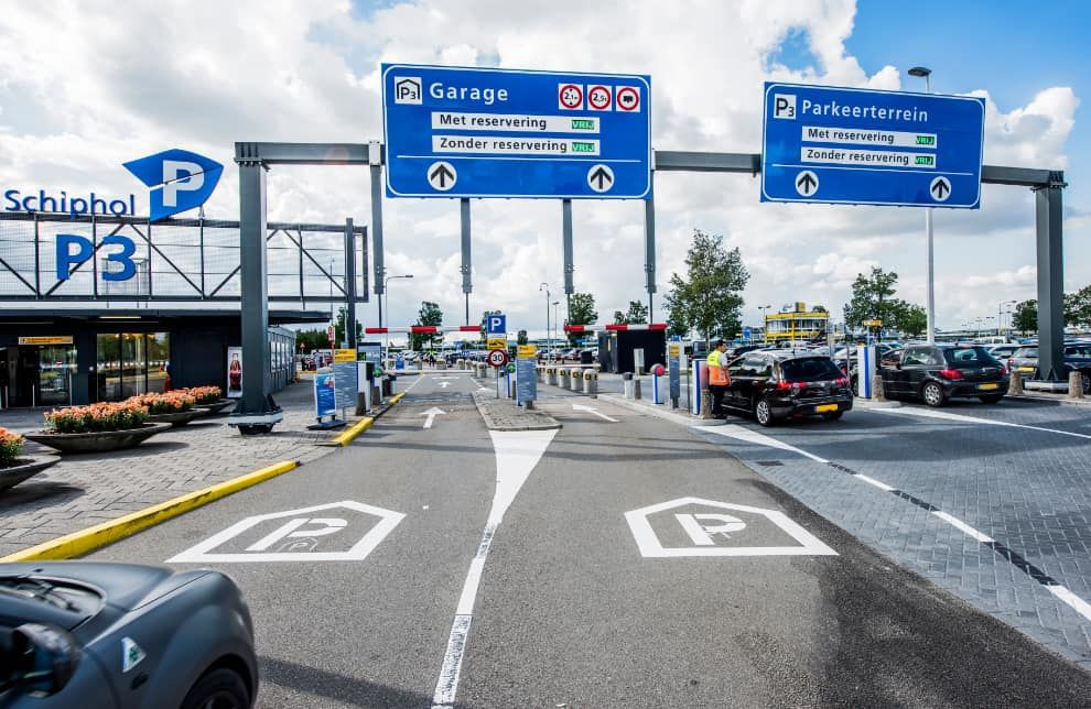 Ingang van Schiphol Parking P3 (Bron: Schiphol Parking)