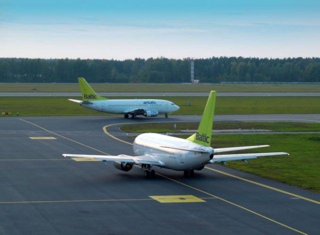 De Boeing 737-500 van airBaltic (Bron: airBaltic)