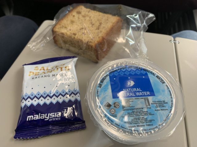 Review: Malaysia Airlines Economy Boeing 737 Phnom Penh - Kuala Lumpur