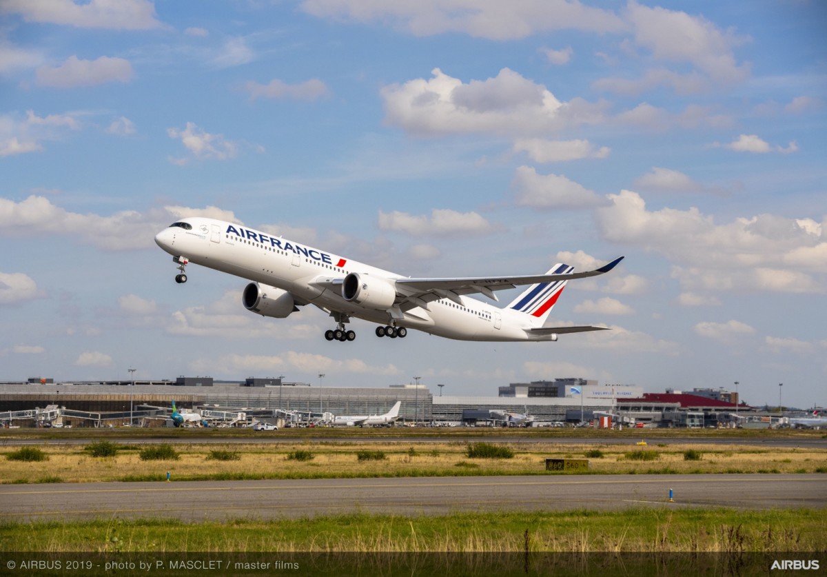 Airbus A350-900 van Air France stijgt op (Bron: Airbus)