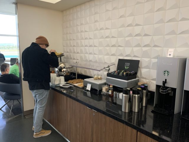 Review: Delta Sky Club Lounge Los Angeles Terminal 3 Mezzanine Level