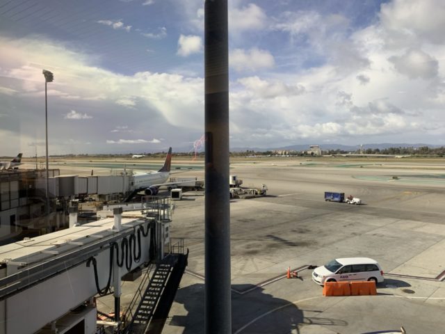 Review: Delta Sky Club Lounge Los Angeles Terminal 3 Mezzanine Level