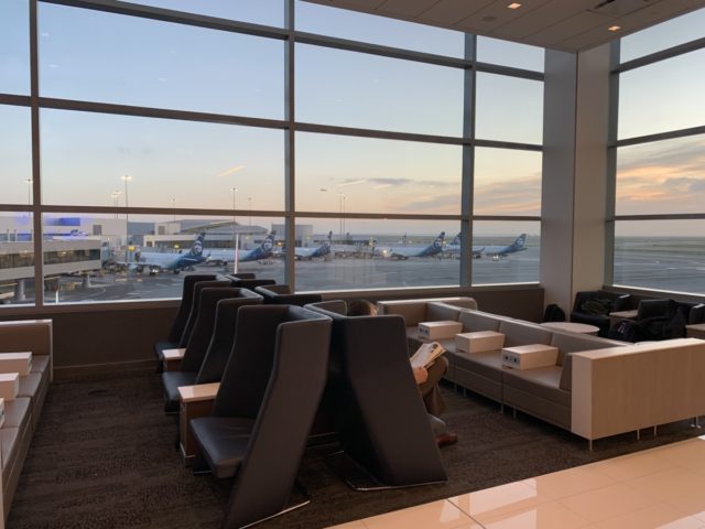 Review - Delta Sky Lounge San Francisco Terminal 1 nabij Gate C3