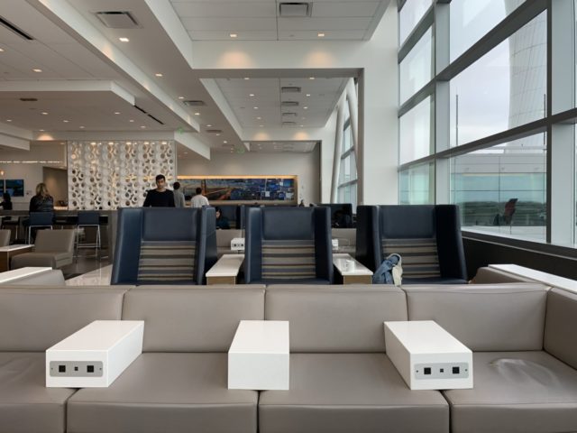 Review - Delta Sky Lounge San Francisco Terminal 1 nabij Gate C3