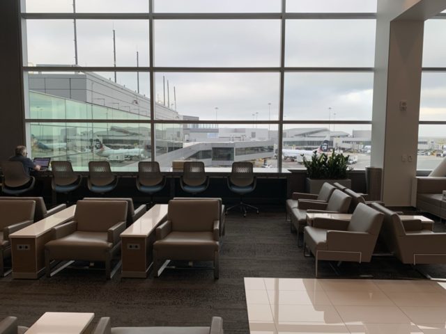 Review - Delta Sky Lounge San Francisco Terminal 1 nabij Gate C3