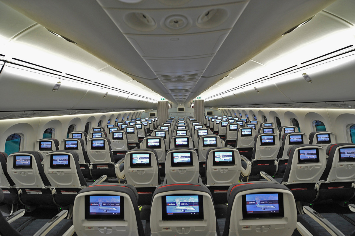 De Economy cabine aan boord van de Boeing 787 Dreamliner van Air Canada (Bron: Air Canada)