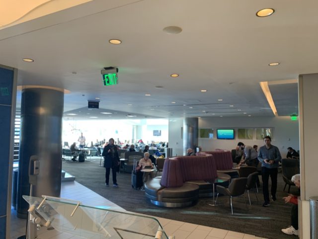 Review Delta Sky Lounge Atlanta - Concourse F Mezzanine Level