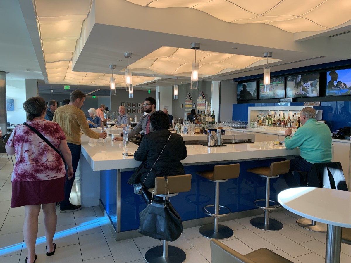 Review Delta Sky Lounge Atlanta Concourse F Mezzanine Level InsideFlyer