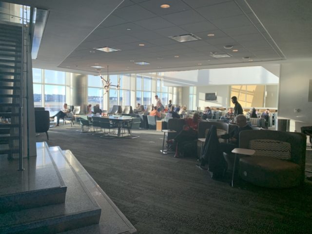 Review Delta Sky Lounge Atlanta - Concourse F Mezzanine Level