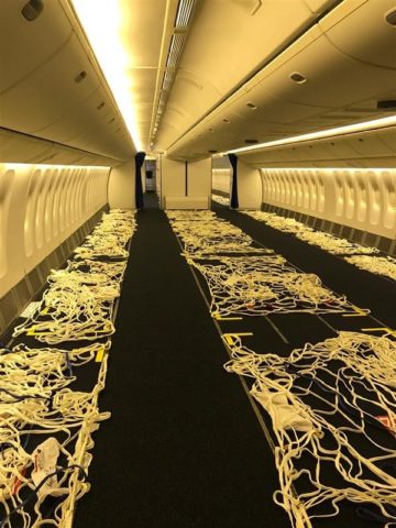 British Airways stript Boeing 777 voor Cargo