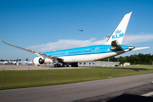 Nieuwste Boeing 787-10 (PH-BKI) in KLM livery (Bron: Airlinersnet / Twitter / BoeingSCSpotter)