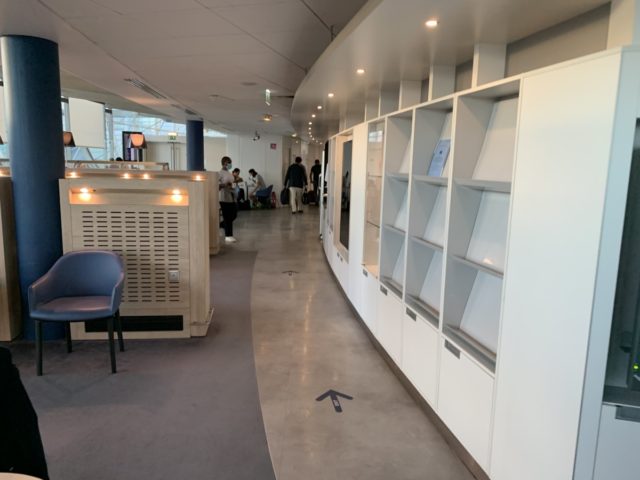 Op bezoek in Salon Lounge Air France CDG 2F tijdens Corona