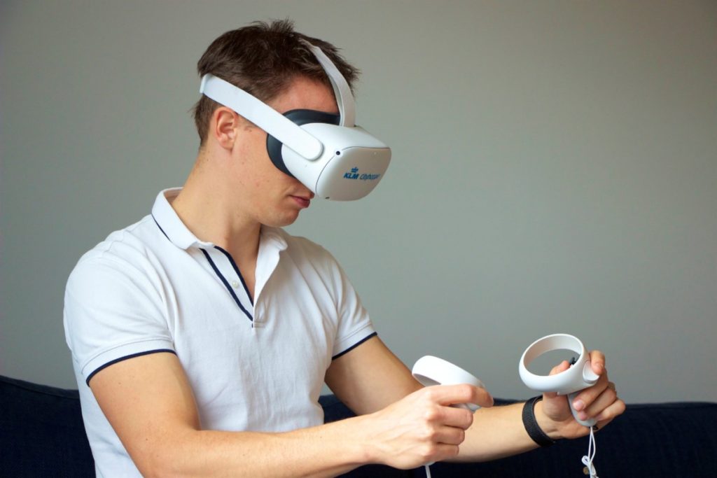 KLM Cityhopper traint met Virtual Reality