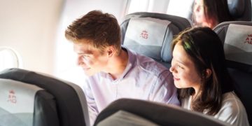 Economy Class cabine aan boord van de Airbus A340 van Air Belgium (Bron: Air Belgium)