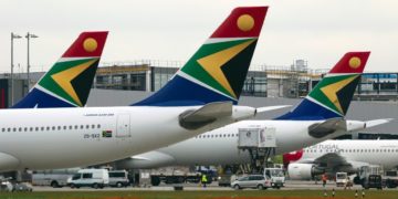 South African Airways Airbus A330-243 op de luchthaven van Londen Heathrow (Bron: Wikimedia Commons / Alex Beltyukov - RuSpotters Team)