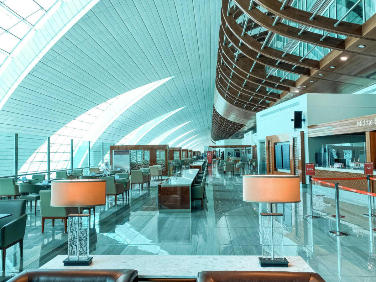 Emirates business class lounge Dubai