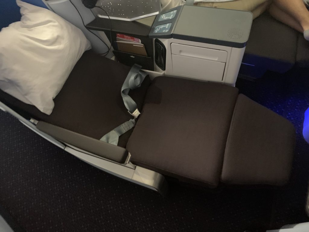 Review KLM World Business Class | Boeing 777-300 | Amsterdam - Curaçao