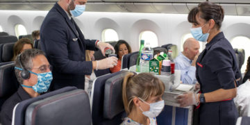 Air France crew aan het werk in de cabine (Bron: Air France)