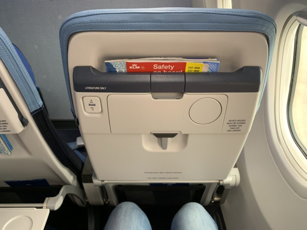 Review: KLM Business Class Athene - Amsterdam | Nieuw Cabine Boeing 737