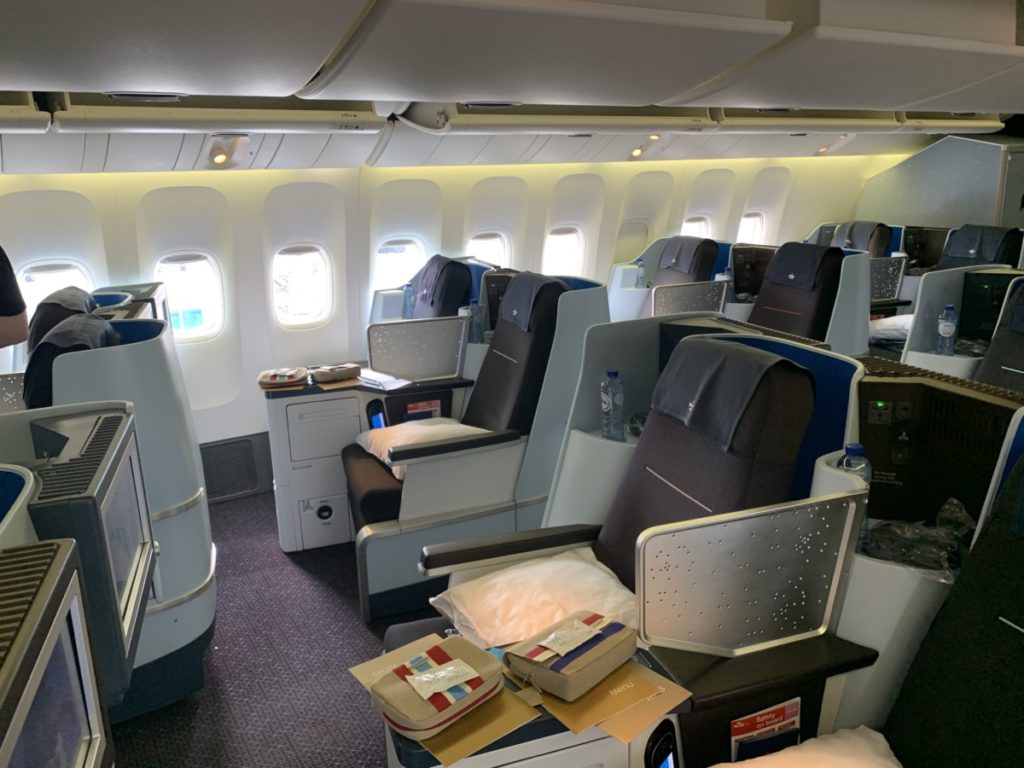 Review KLM World Business Class | Boeing 777-300 | Amsterdam - Curaçao