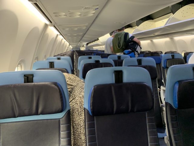 Review: KLM Business Class Athene - Amsterdam | Nieuw Cabine Boeing 737