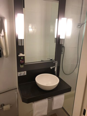 Ibis Styles Luxembourg Centre Gare badkamer