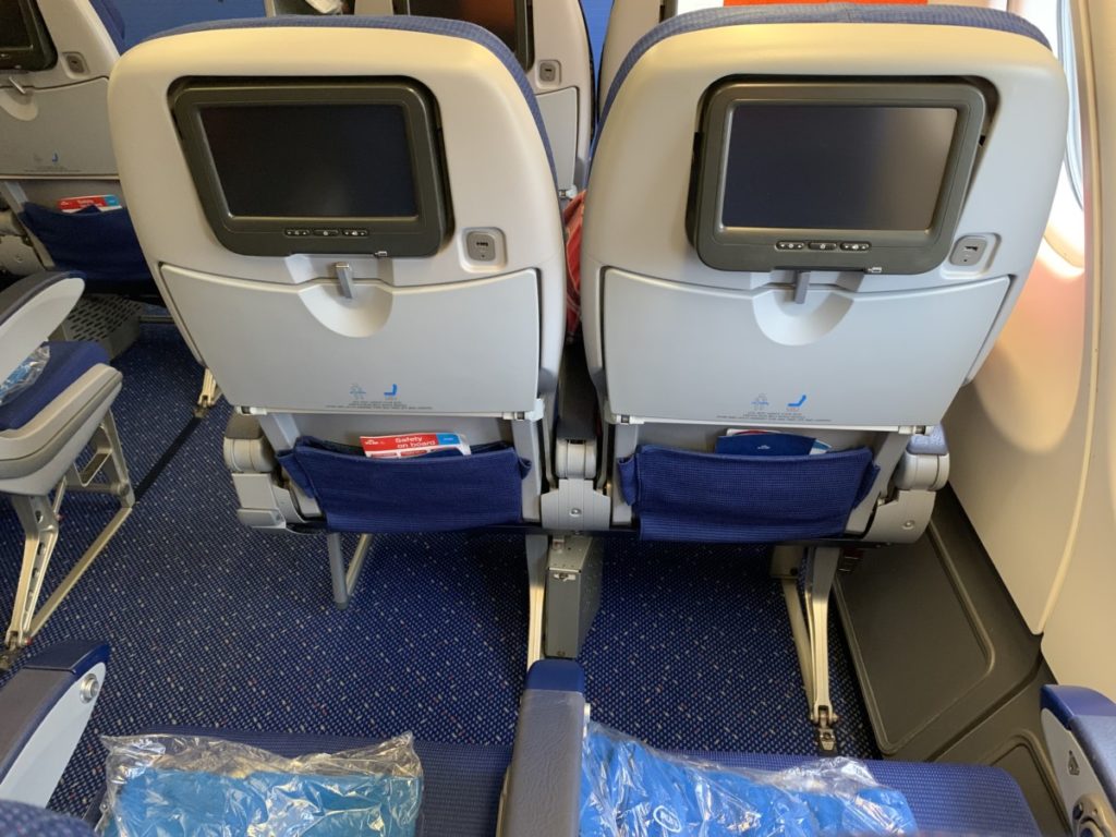 Review: KLM A330-300 Economy Comfort - Amsterdam - Edmonton | Calgary