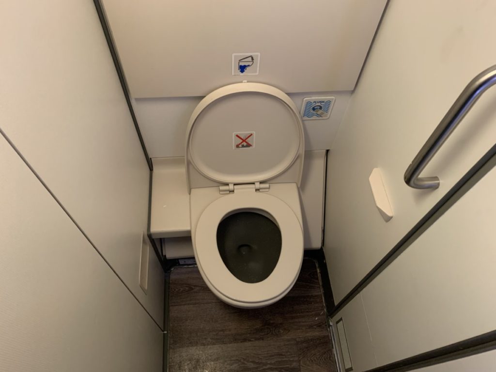 Review: KLM A330-300 Economy Comfort - Amsterdam - Edmonton | Calgary